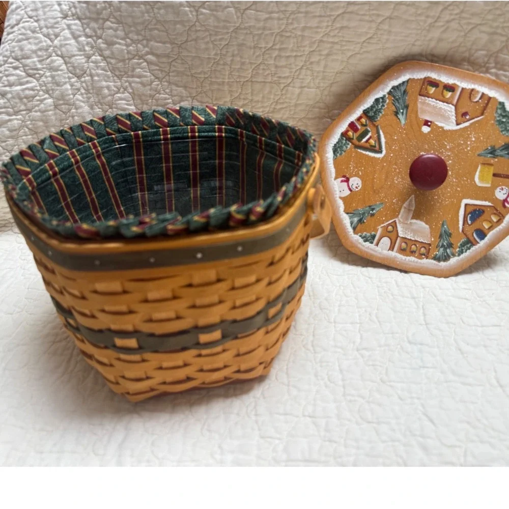 NEW Longaberger 1997 Christmas Collection Basket Painted Lid, Liner, protector